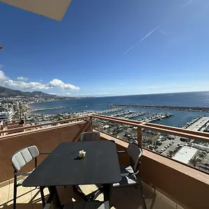 ático Con Piscina Privada E Impresionantes Vistas Al Mar En Apartamento